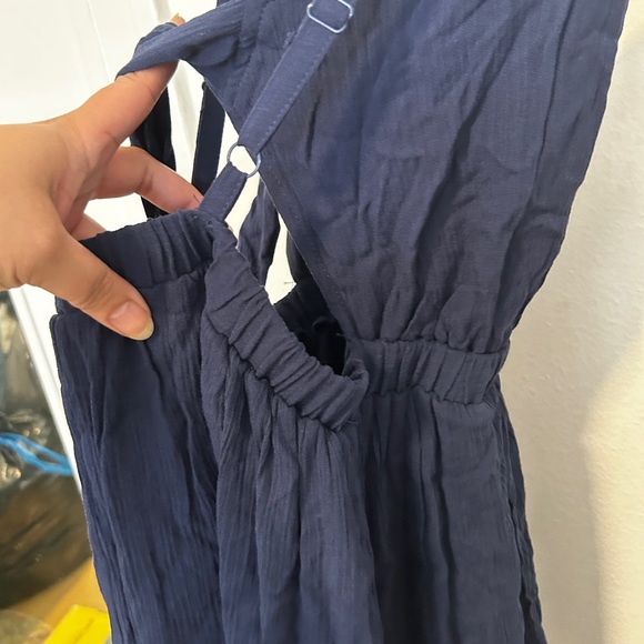 lulu’s Blue mini dress with cutout - Picture 3 of 6